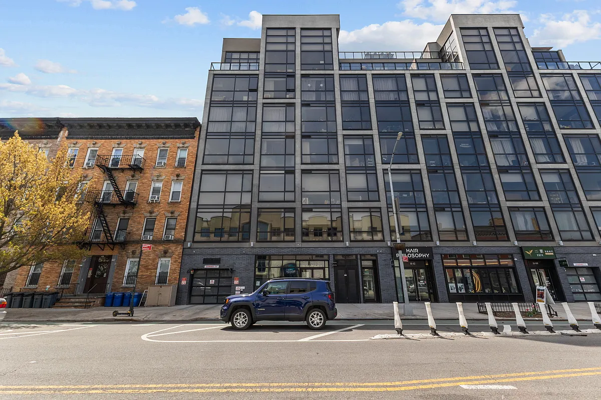 11-12 44th Drive 2-A Long Island City Queens NY 11101