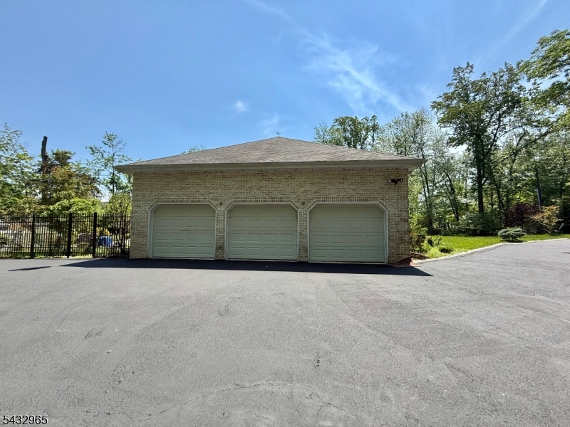 3 car garages