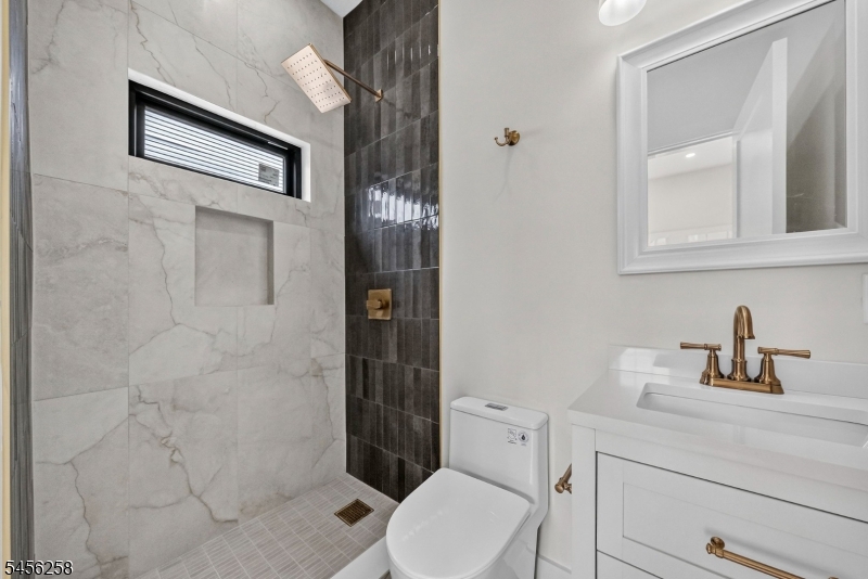 1st floor bedroom suite bath