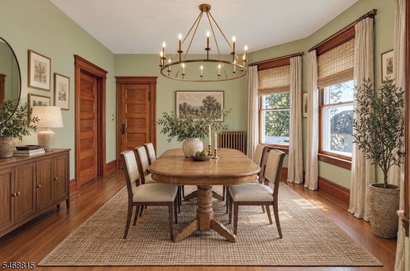 Dining Room (virtually staged)