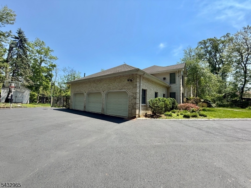 3 car garages