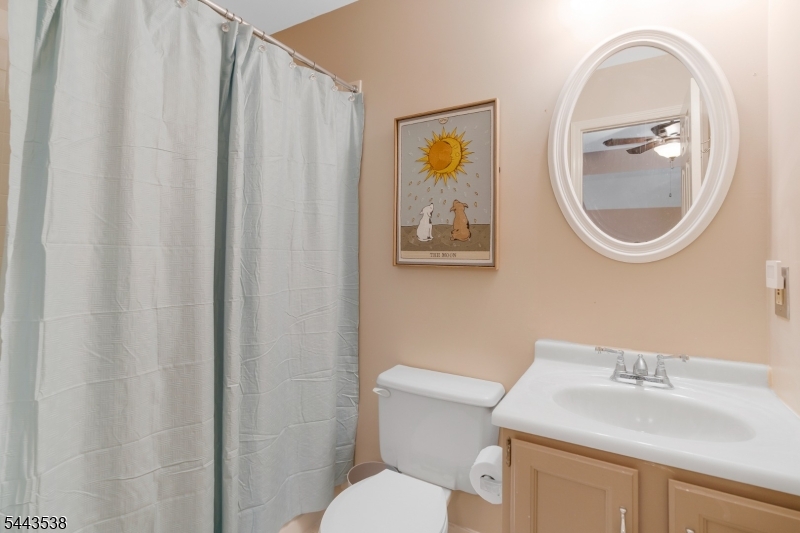 2nd Bathroom