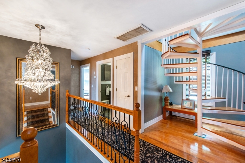2nf Floor Foyer