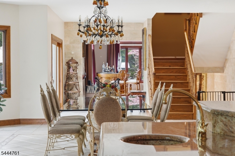 Breakfast Room (1 of 3)