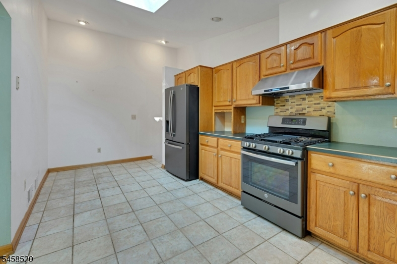 Eat In Area, High Ceiling