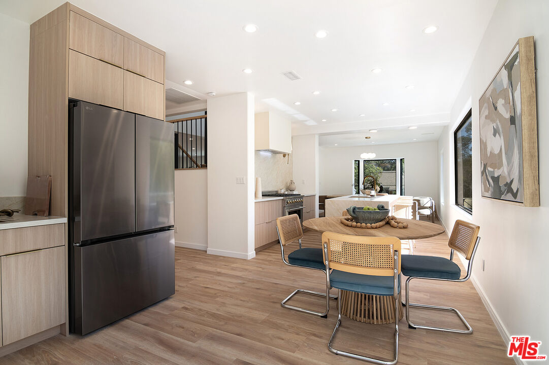 Eat-in Kitchen