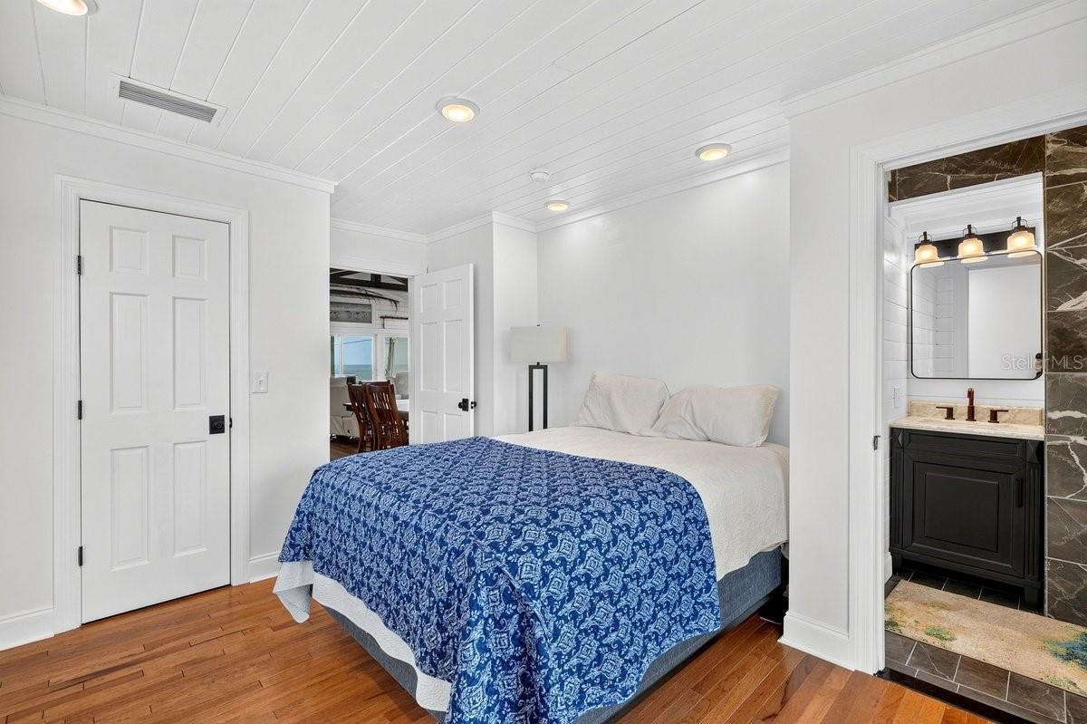 Guest Suite #2 with Sunset Balcony
