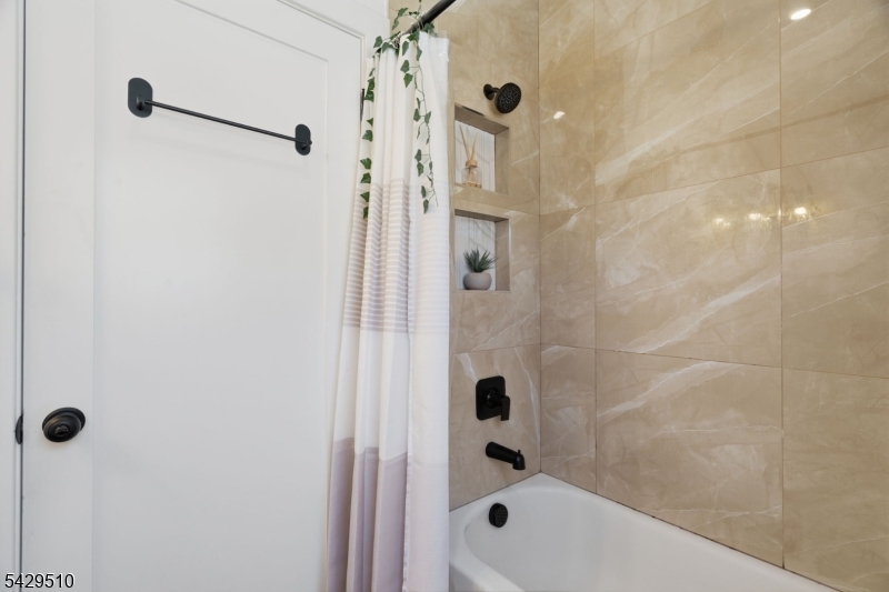 Fl2 - Bathroom