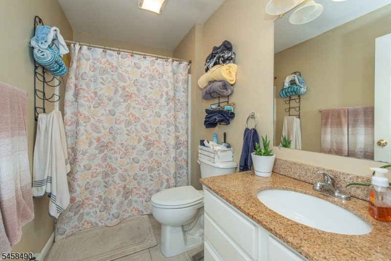 2nd floor bathroom