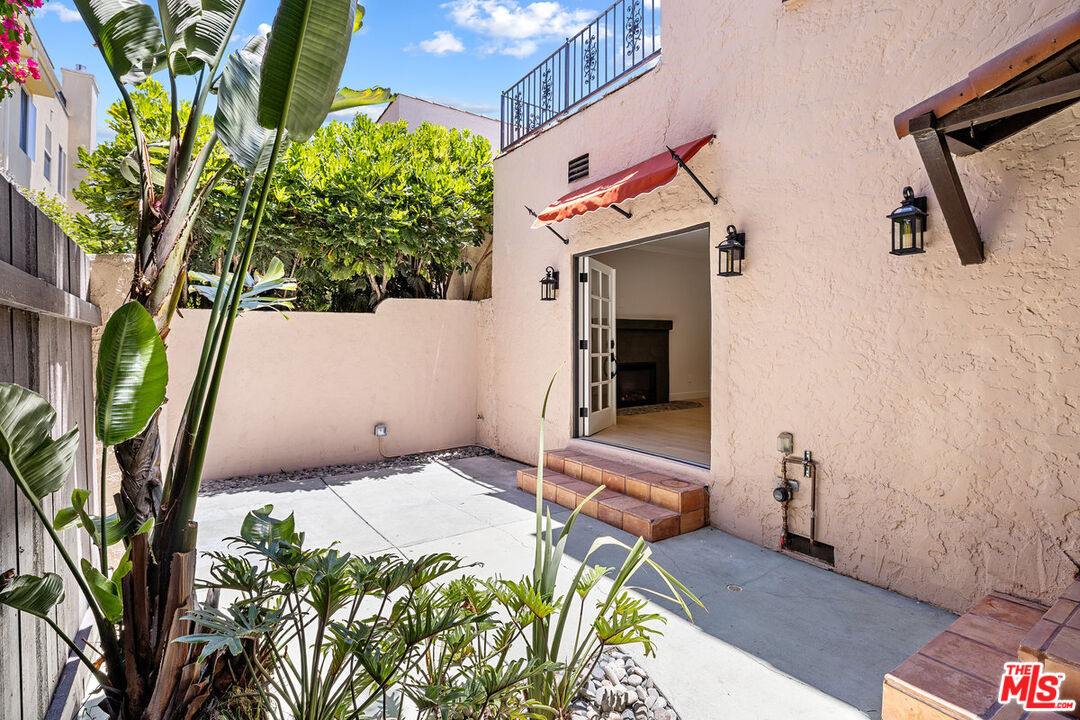 839 Private Patio