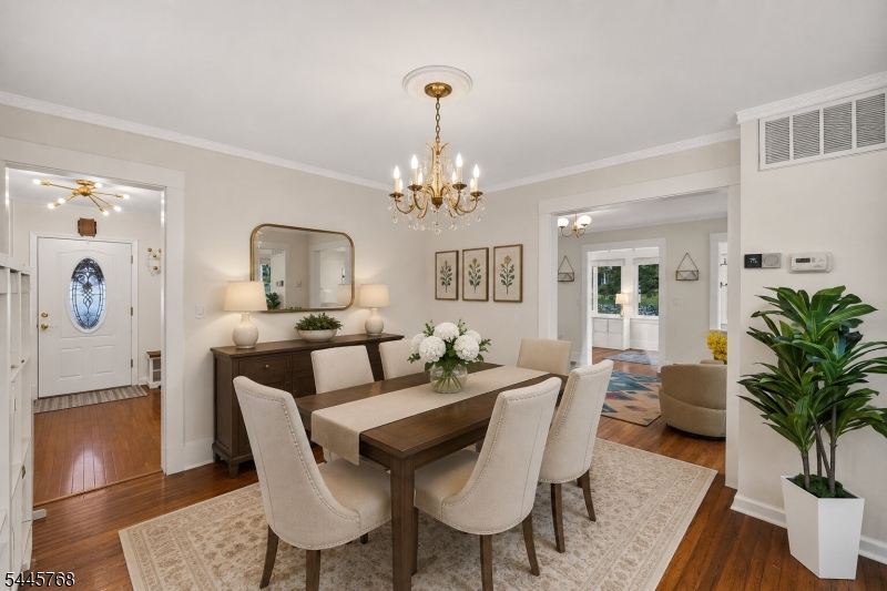 Dining Room (Virtually Staged)