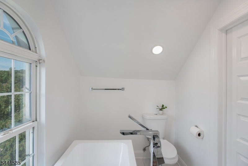 3rd fl bath