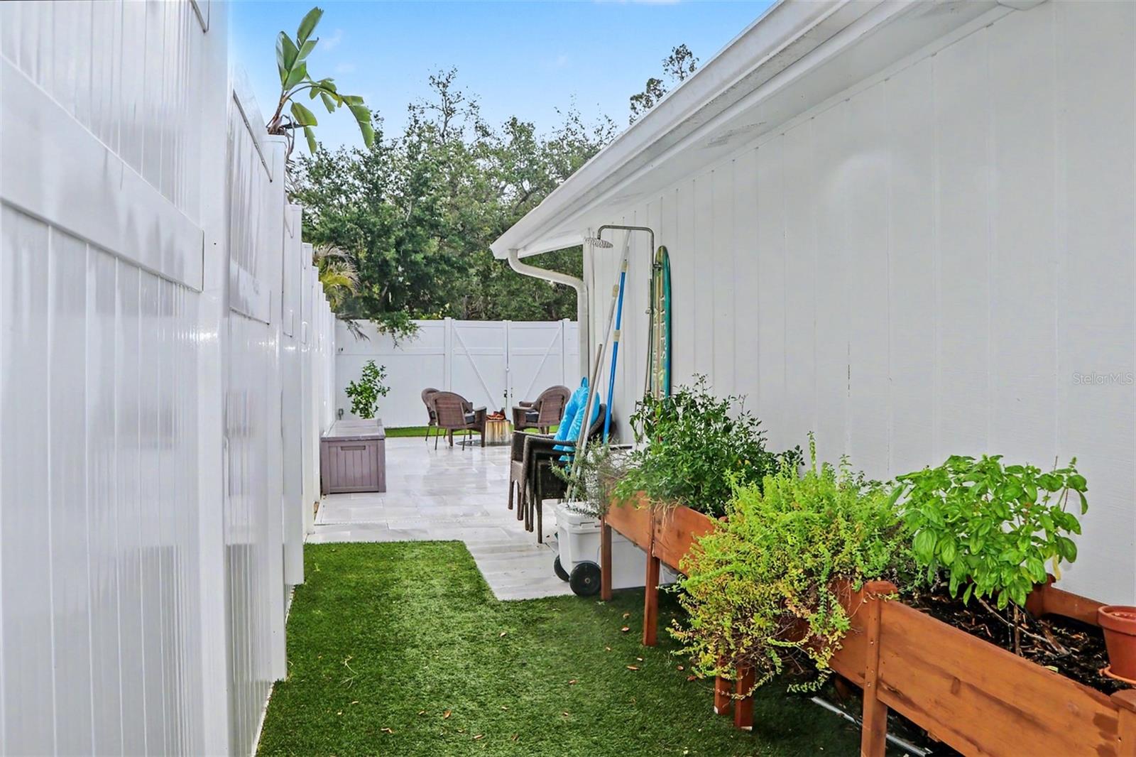 Side of Home - Herb & Spice Garden 3
