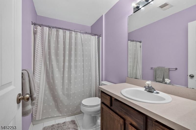 Second Fl Hall Full Bath