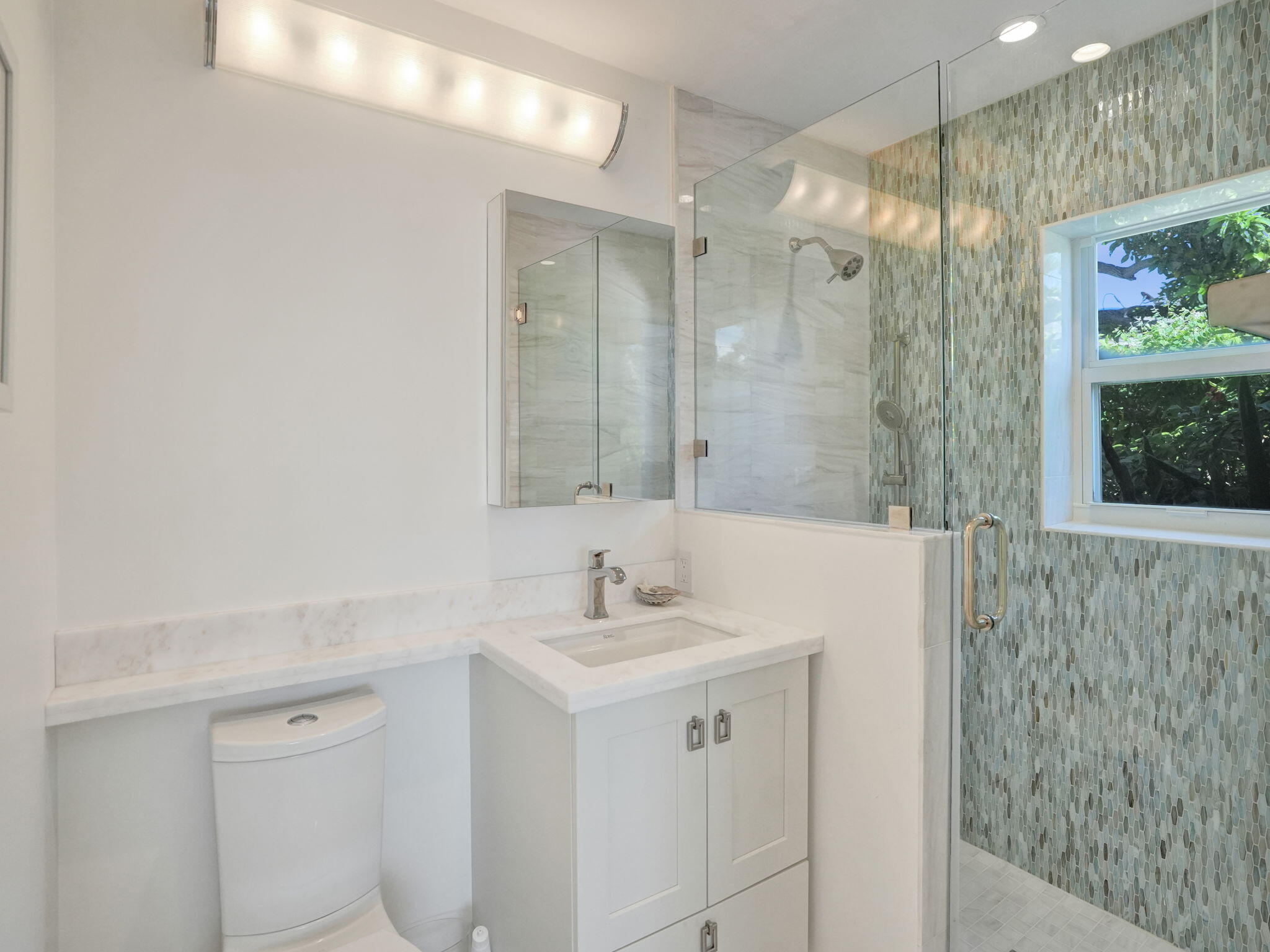 Spa-like shower.