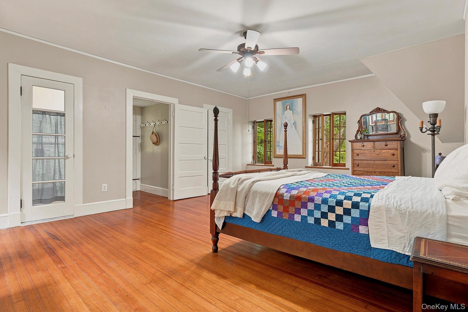 Primary bedroom with en suite full bathroom and private access