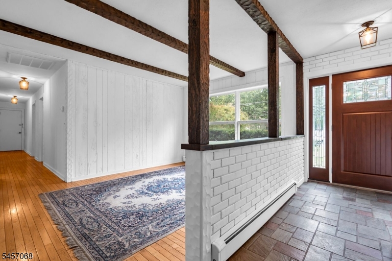 Foyer/ Dining Room