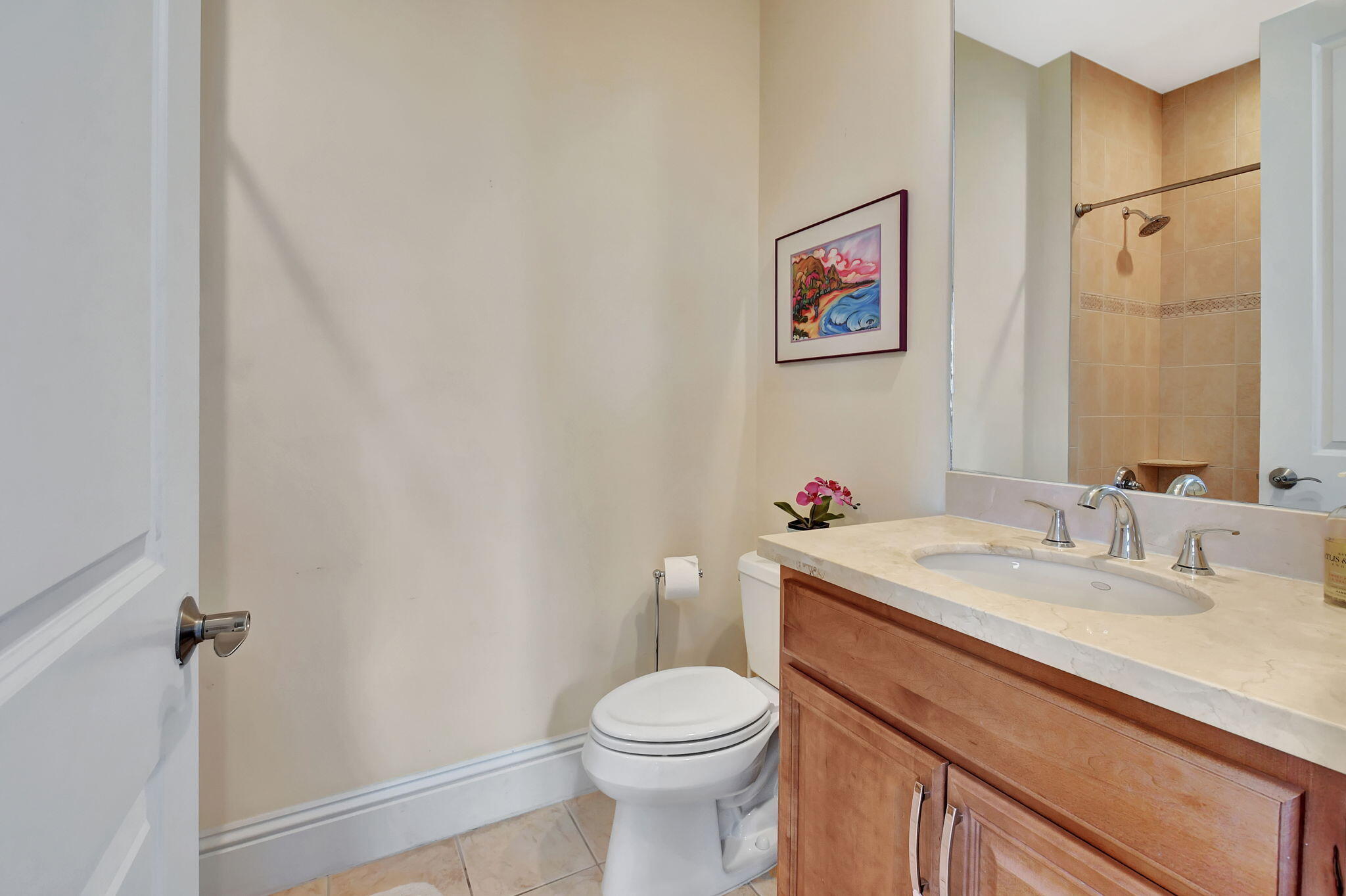 en-suite bath for bedroom 2