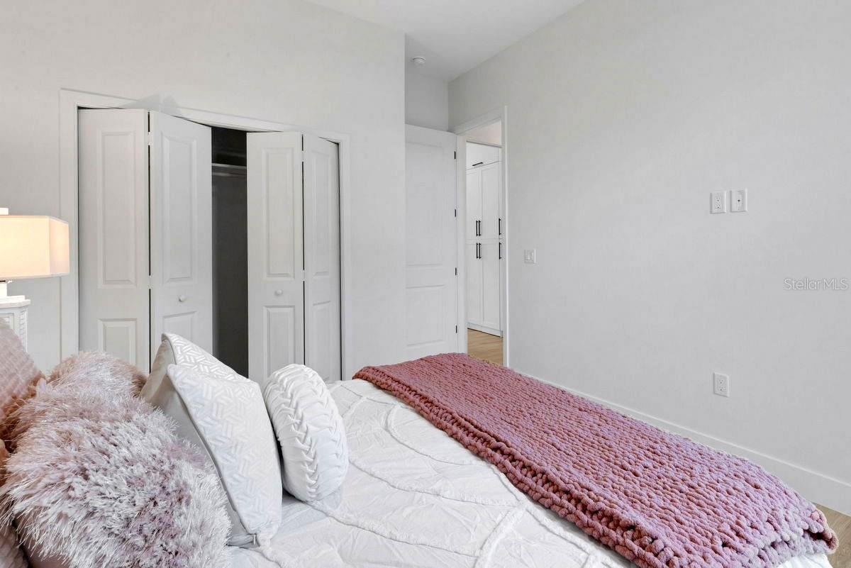 Guest Entry / Closet