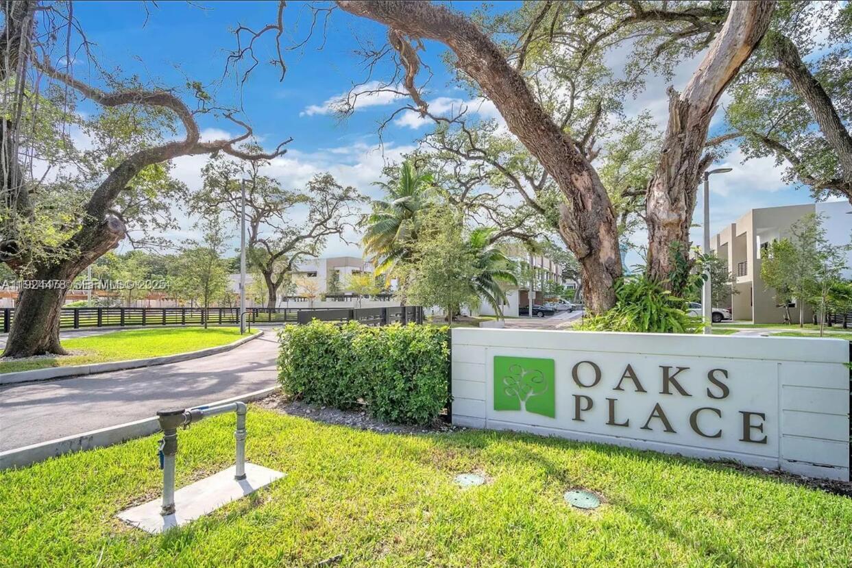 Oaks Place Community