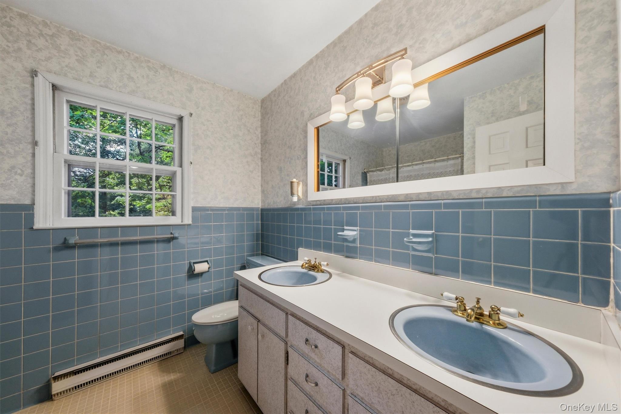 Hall full bath