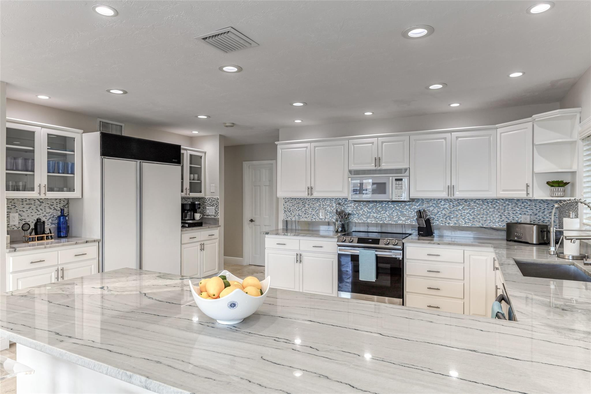 Open Kitchen with Keurig (Regular Drip & Pods)