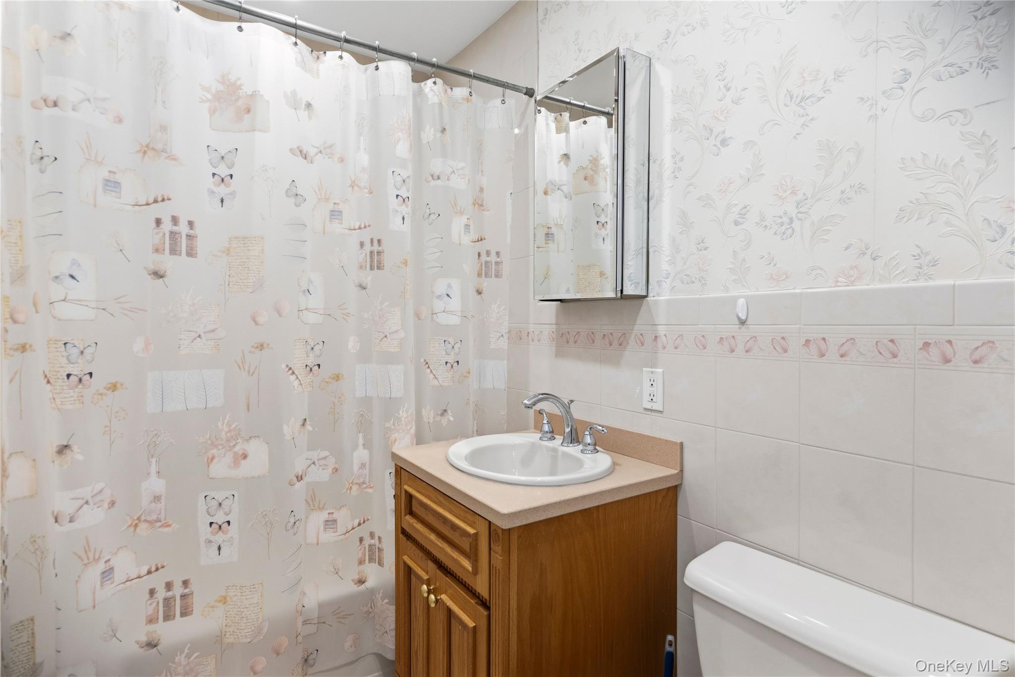 Second floor full bath