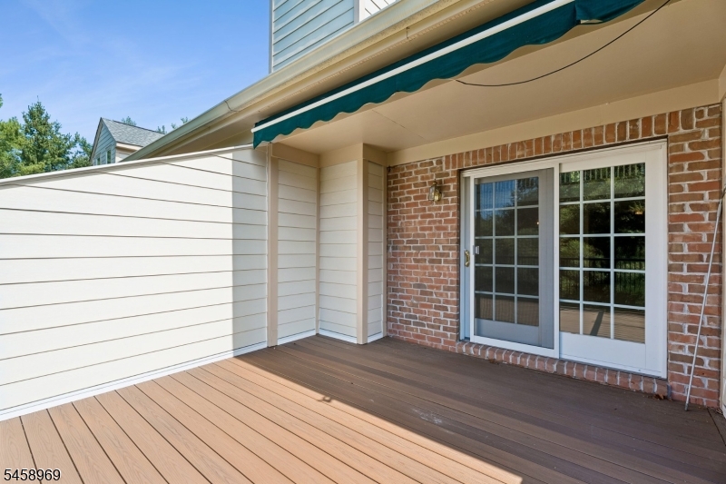 Deck with Retractable Awning