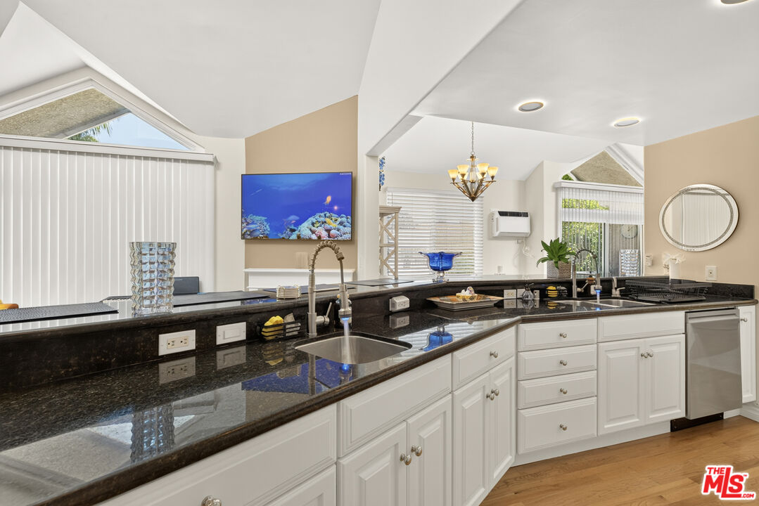 Gourmet Kitchen