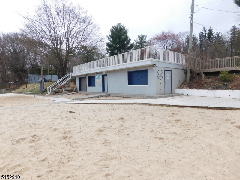 Fayson Lakes Beach Fun