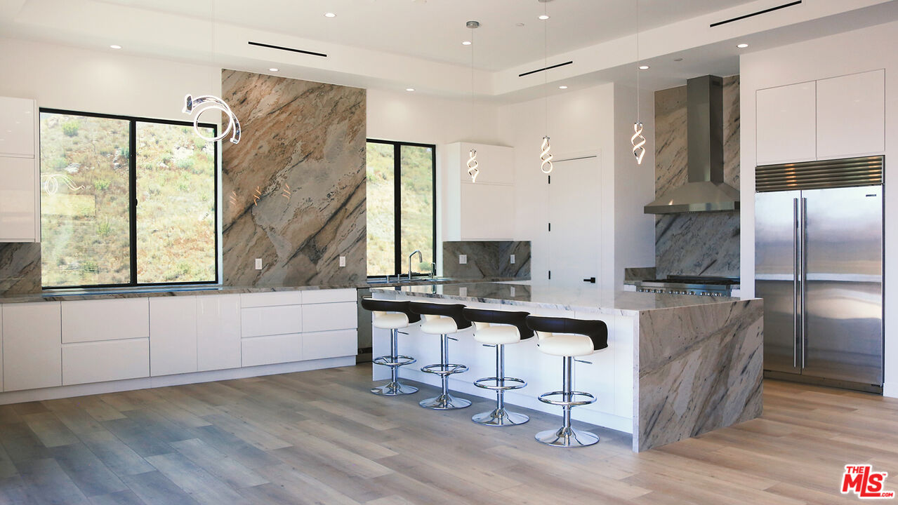 state of the art modern kitcen