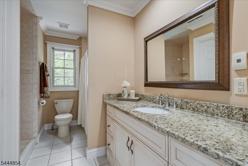 Full Bath Ensuite