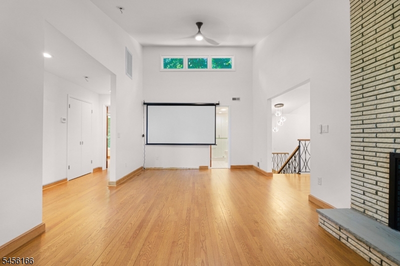 MOVIE ROOM