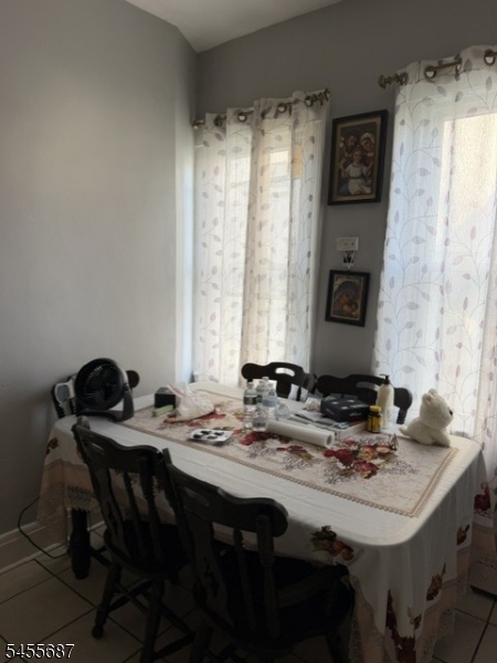 kitchen / breakfast