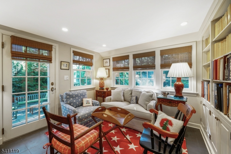 WONDERFUL SHORT HILLS COLONIAL