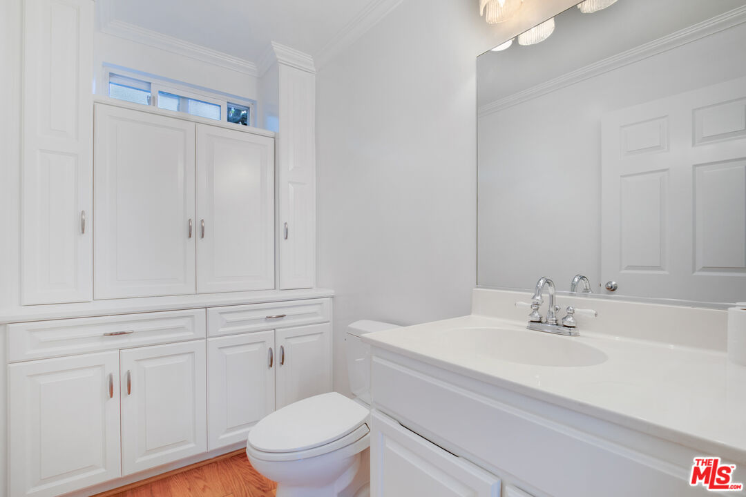 1/2 bath