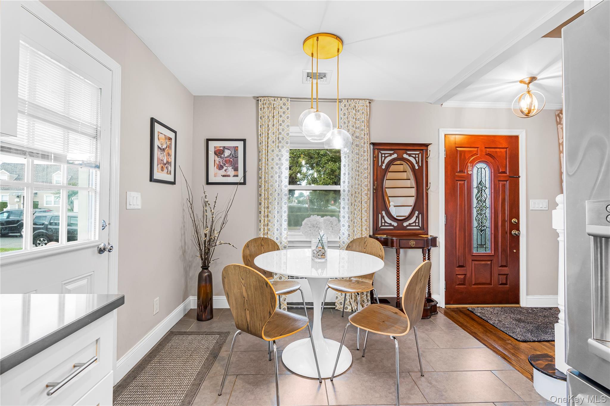 Eat-In Kitchen