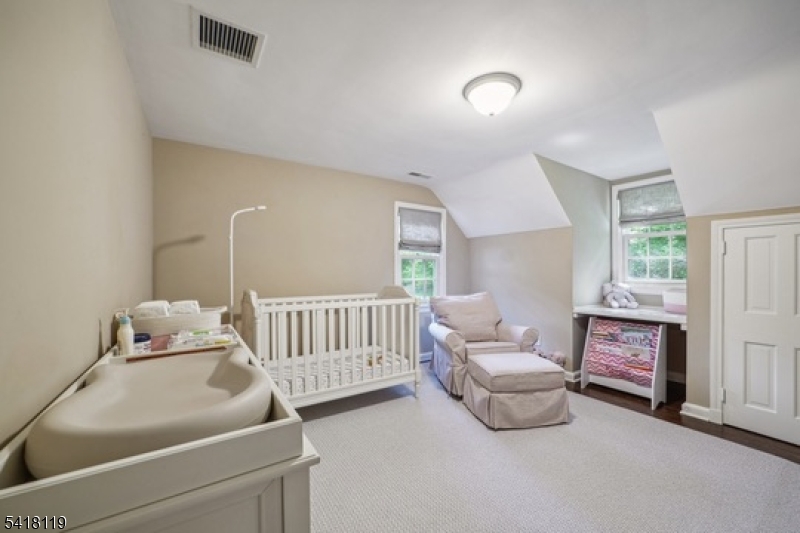 WONDERFUL SHORT HILLS COLONIAL