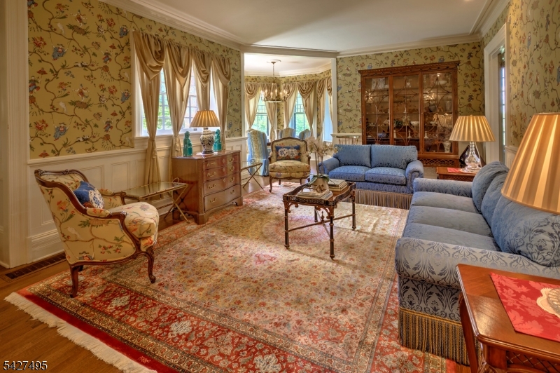 living room to turret rm