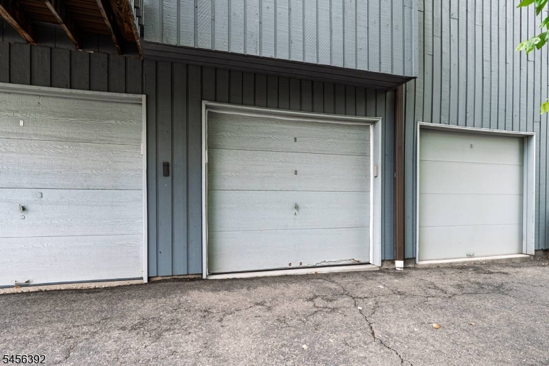 Garage #12