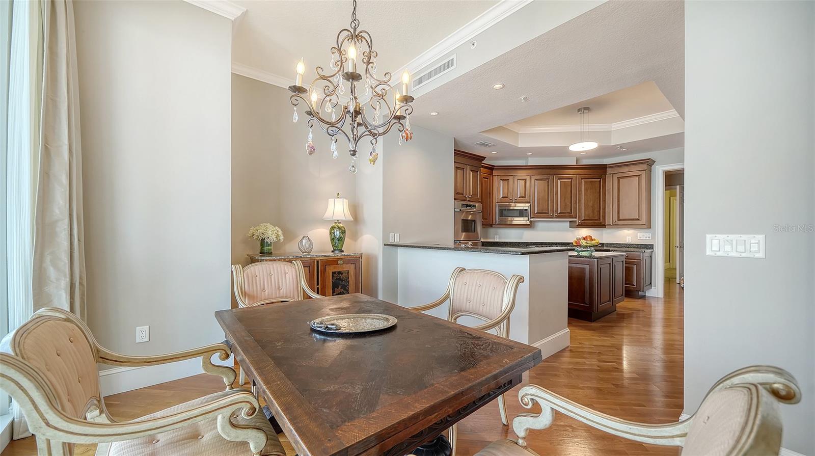 INFORMAL DINING AREA