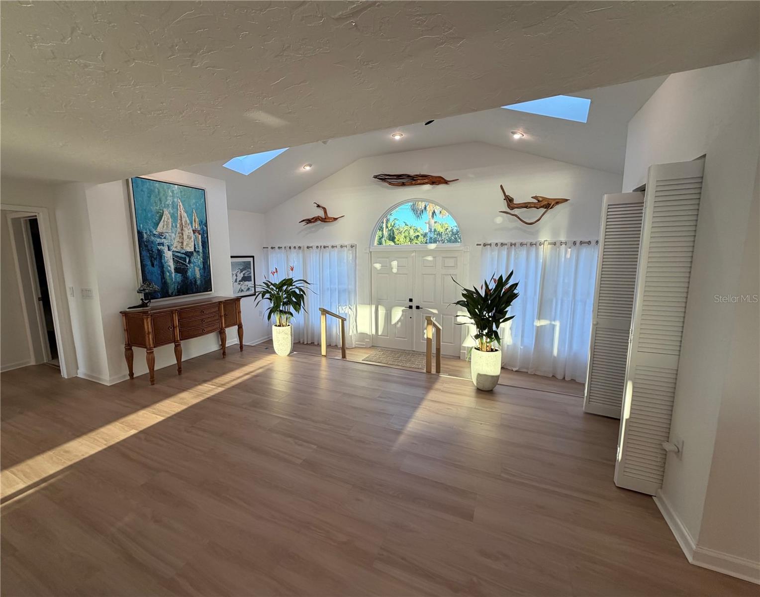 Front door & foyer.
