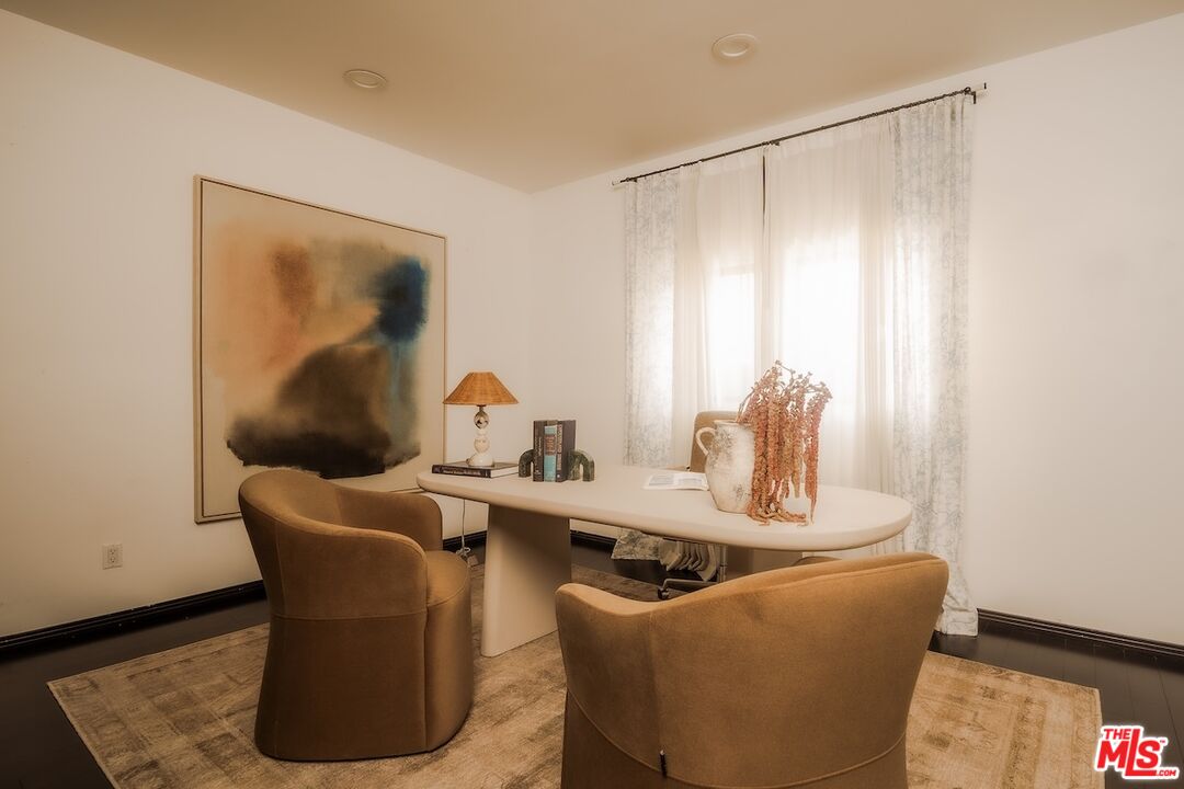 Main Floor Bedroom/Office