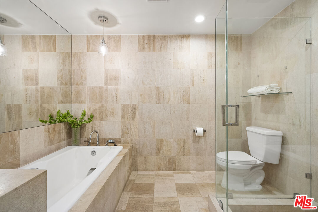 Primary bath/double vanity