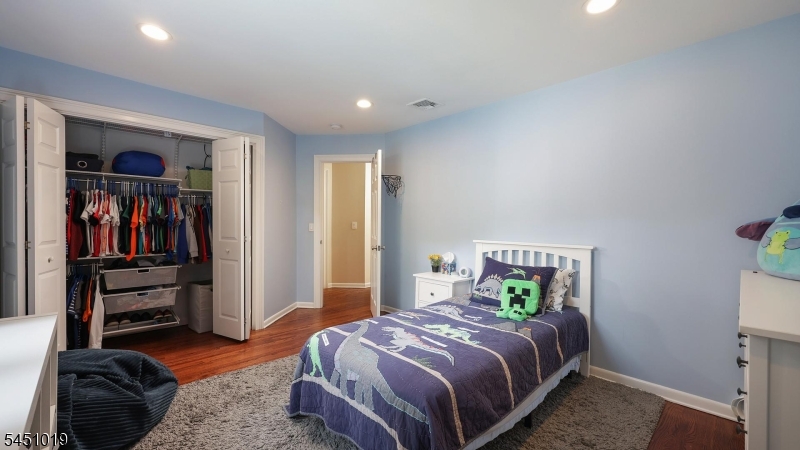 Bedroom 4 - another view