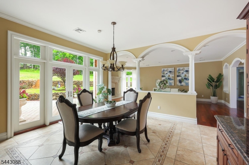 Large Breakfast Area