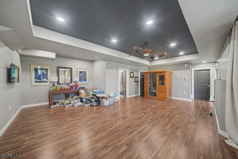 Basement, finished portion