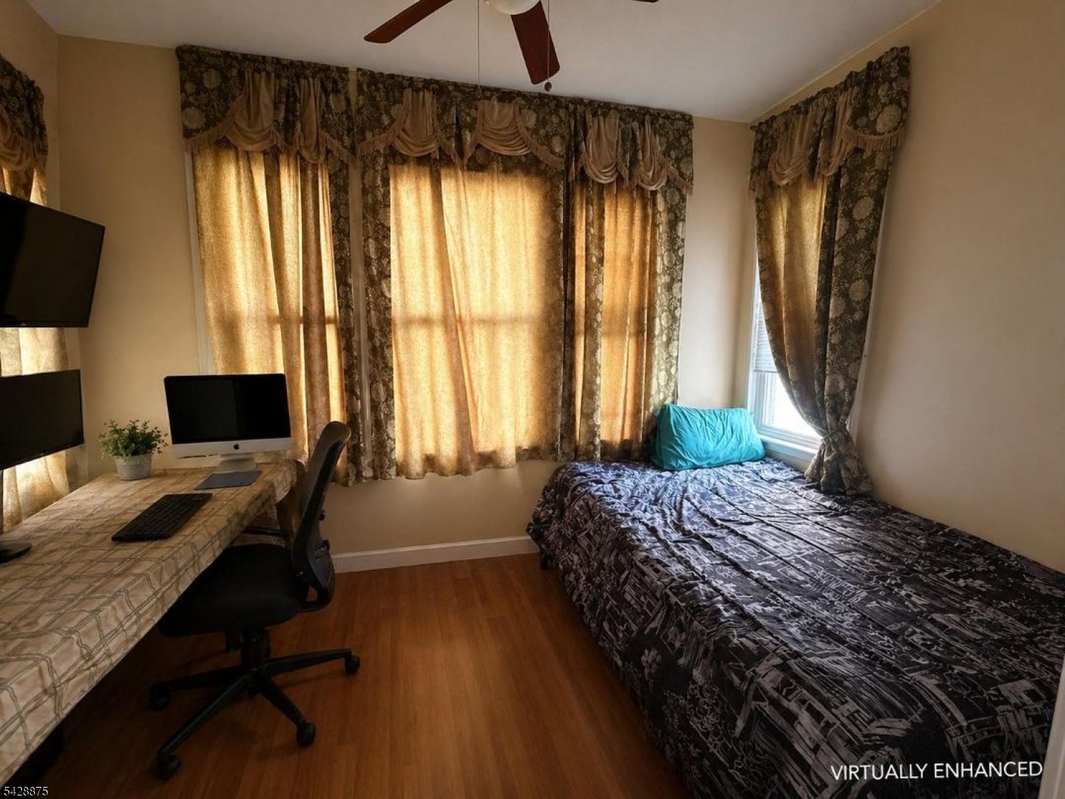 1st Floor Den