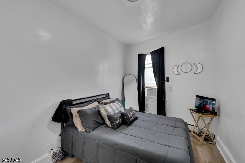Bedroom 2R