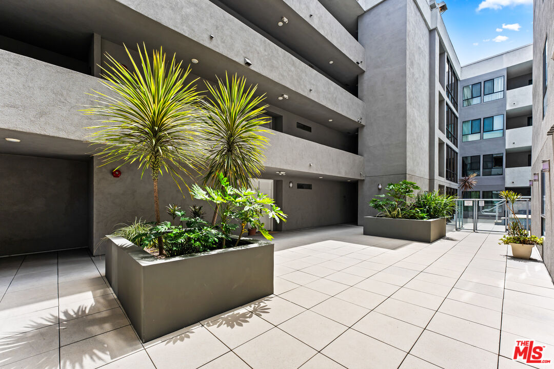 Building Courtyard